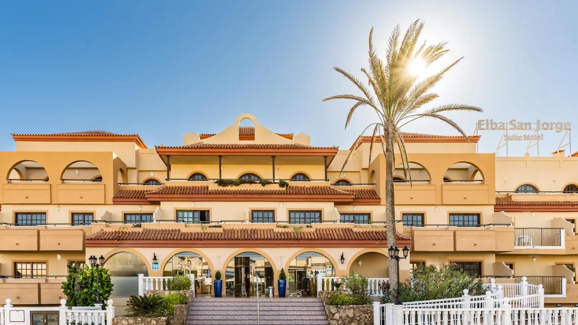 Elba Castillo San Jorge & Antigua Suite Hotel location